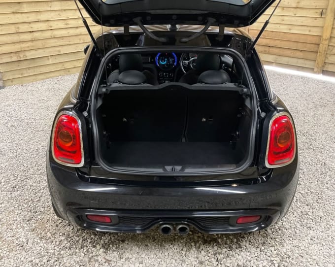 2025 Mini Hatch