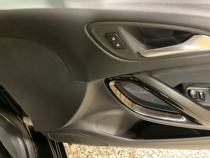 2025 Vauxhall Astra