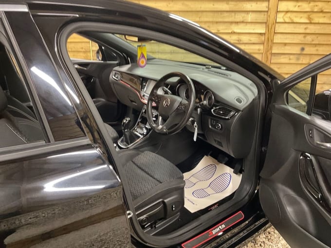 2025 Vauxhall Astra