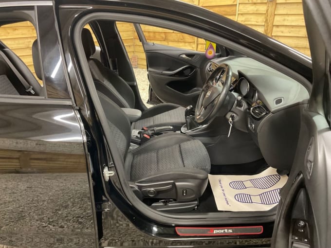 2025 Vauxhall Astra