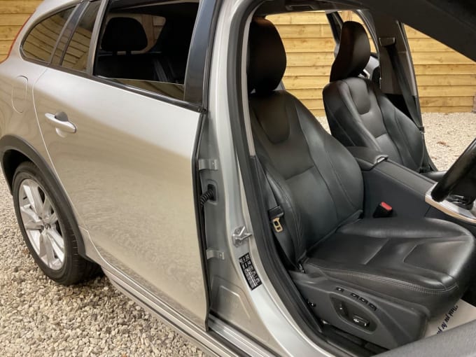 2025 Volvo V60 Cross Country