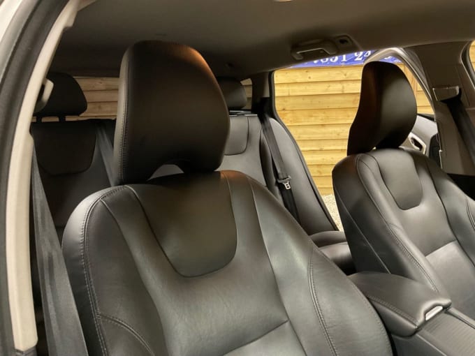 2025 Volvo V60 Cross Country
