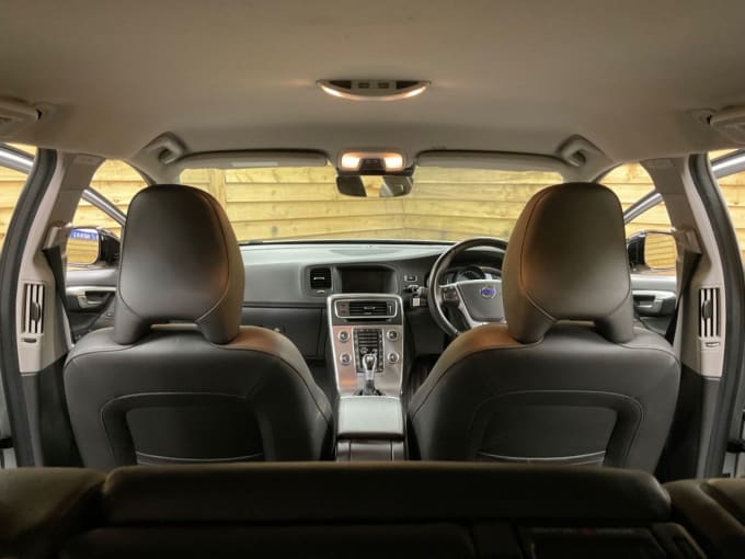 2025 Volvo V60 Cross Country