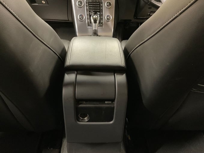 2025 Volvo V60 Cross Country