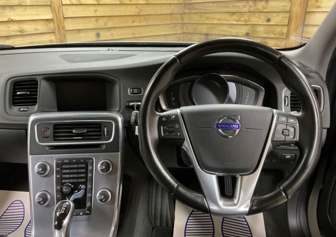 2025 Volvo V60 Cross Country