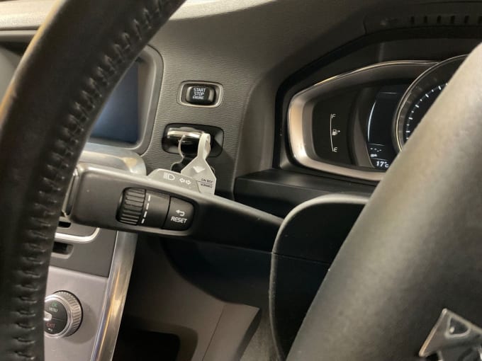 2025 Volvo V60 Cross Country