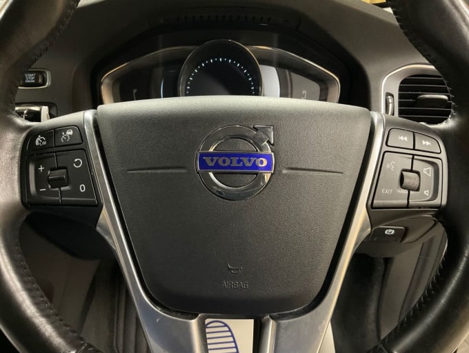 2025 Volvo V60 Cross Country