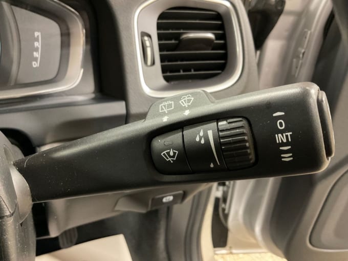 2025 Volvo V60 Cross Country