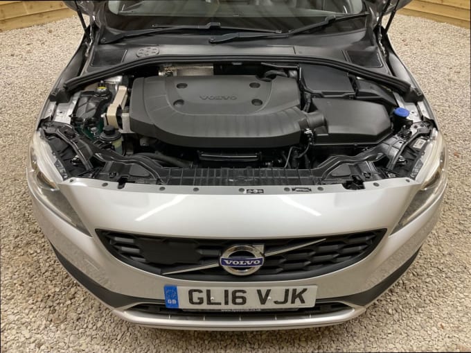 2025 Volvo V60 Cross Country