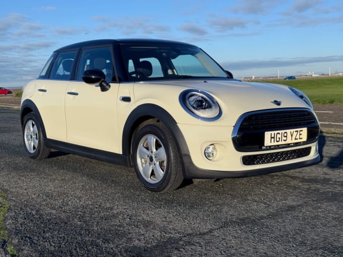 2025 Mini Hatch