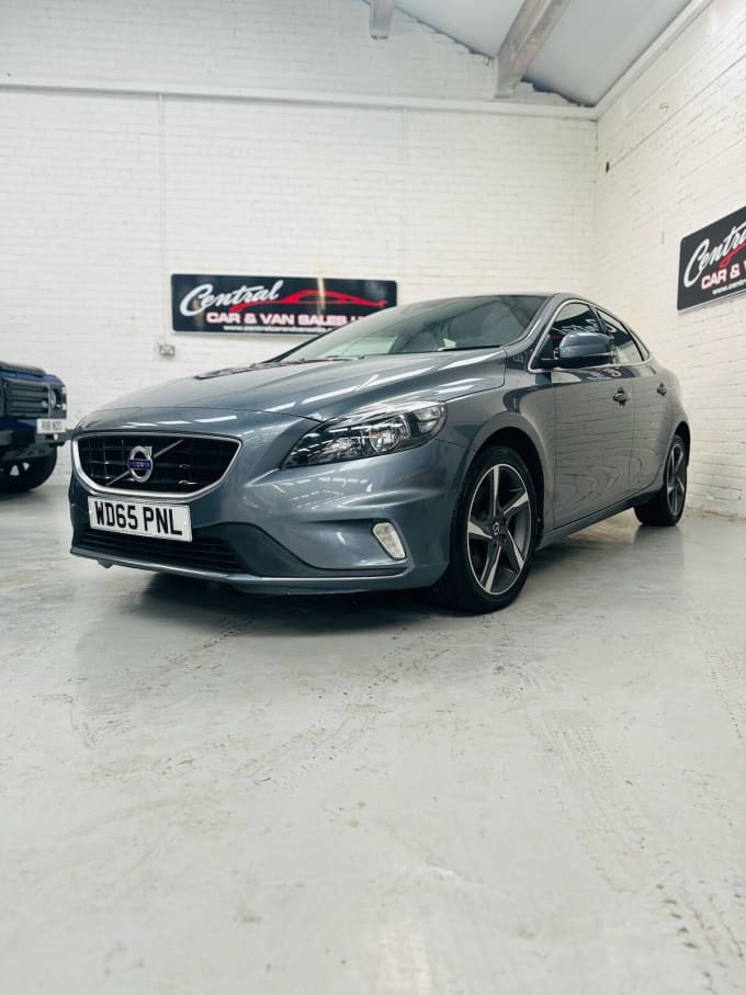 2024 Volvo V40