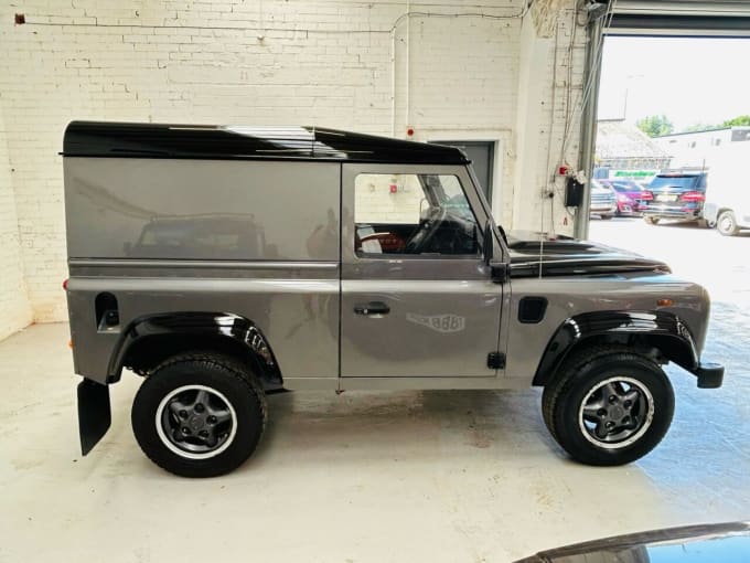 2010 Land Rover Defender 90