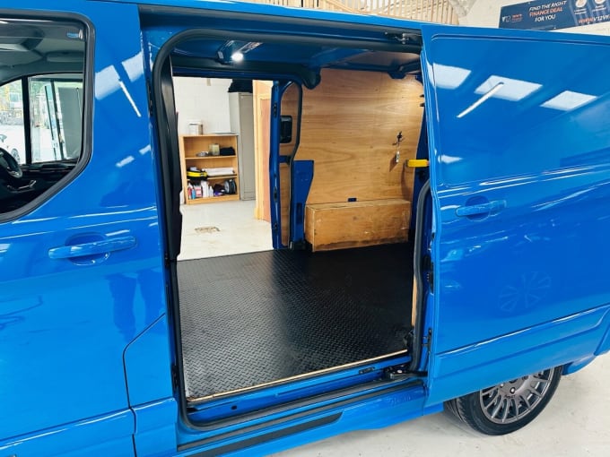 2024 Ford Transit Custom