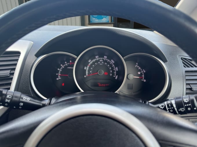 2025 Kia Venga