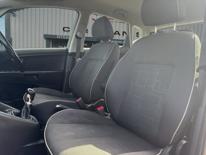 2025 Kia Venga