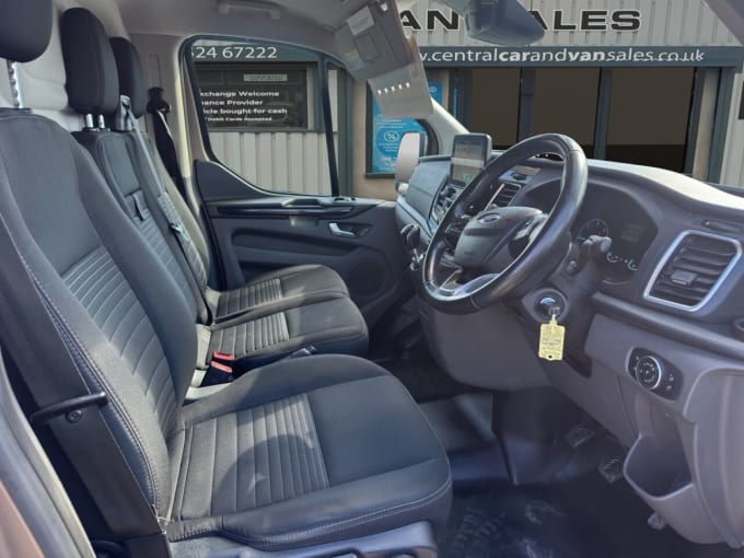 2025 Ford Transit Custom