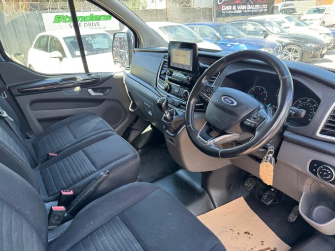 2025 Ford Transit Custom