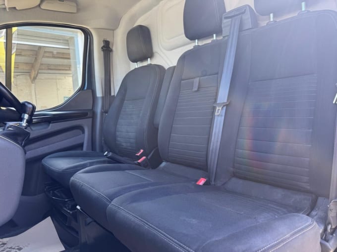 2025 Ford Transit Custom