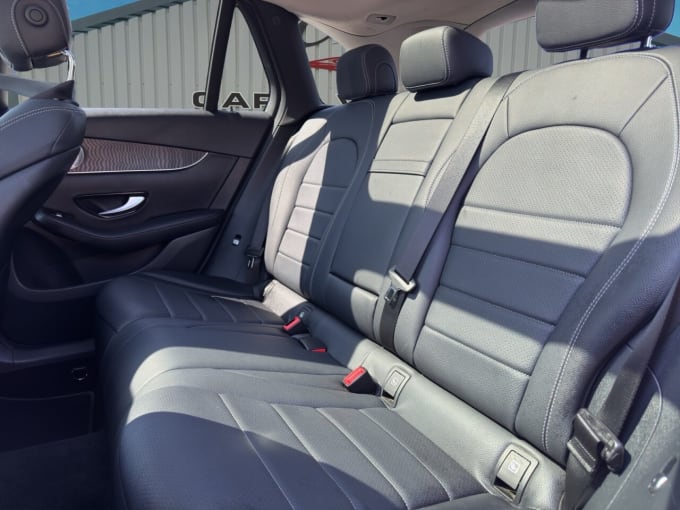 2025 Mercedes-benz Glc