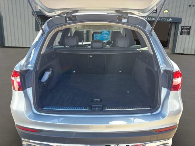 2025 Mercedes-benz Glc