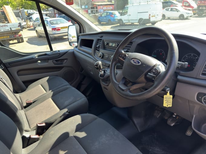 2025 Ford Transit Custom