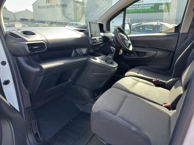 2025 Peugeot Partner