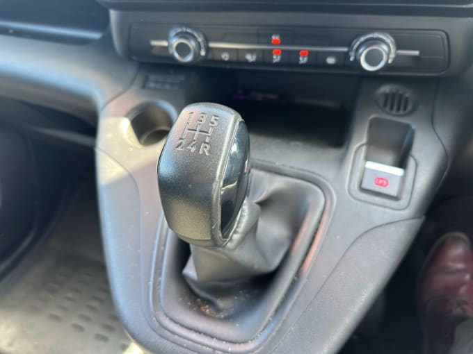2025 Peugeot Partner