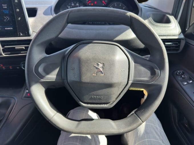2025 Peugeot Partner