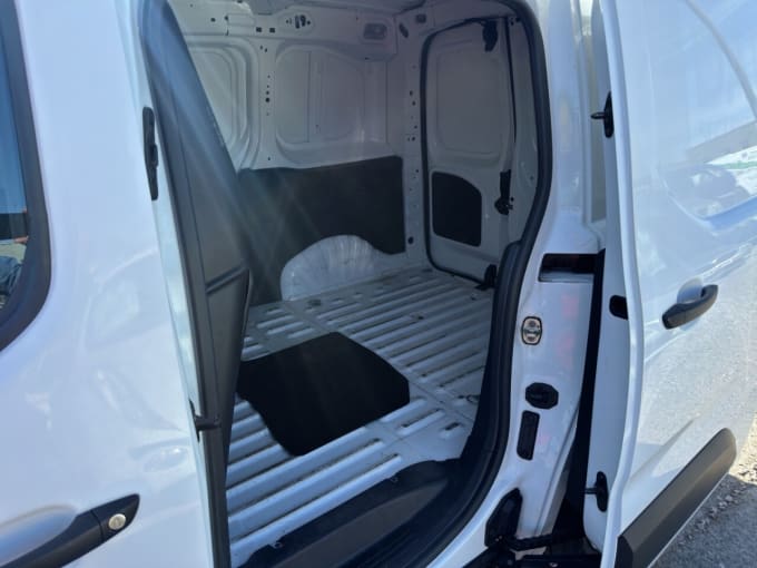 2025 Peugeot Partner