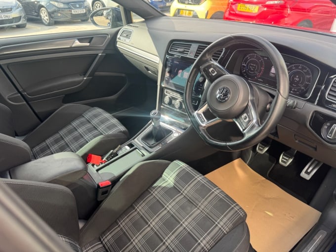 2025 Volkswagen Golf