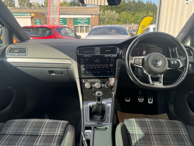 2025 Volkswagen Golf