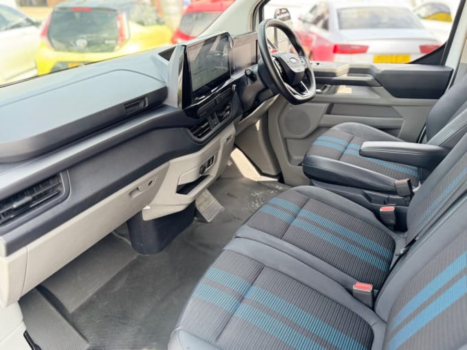 2025 Ford Transit Custom