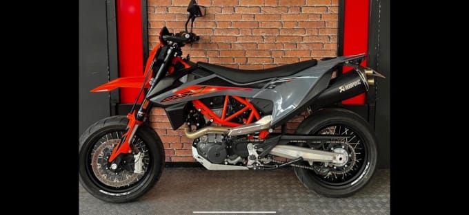 2025 Ktm 690 Smc R