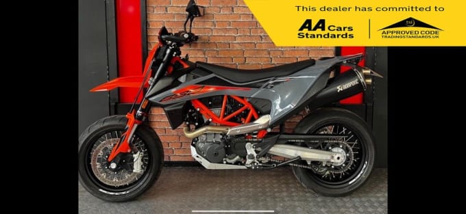 2025 Ktm 690 Smc R