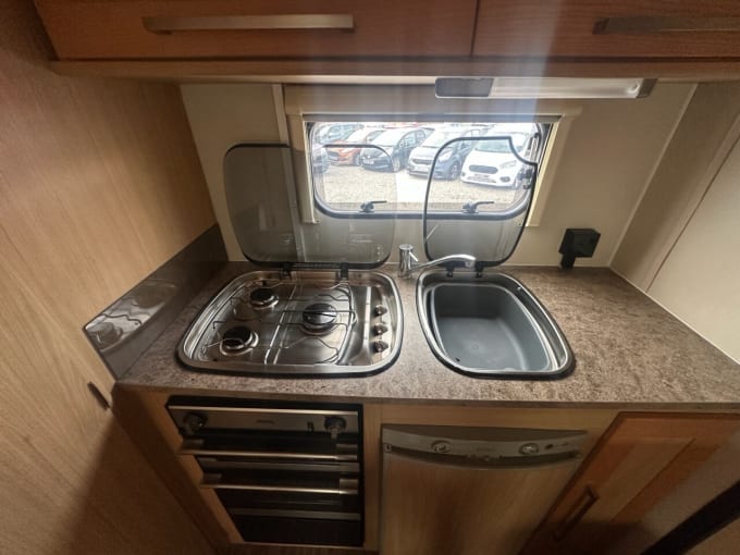 2025 Elddis Autoquest 130
