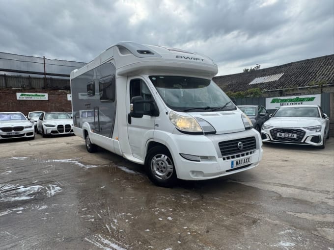 2025 Swift Voyager 680 Fb