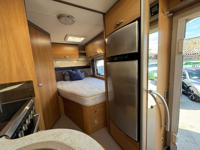 2025 Swift Voyager 680 Fb