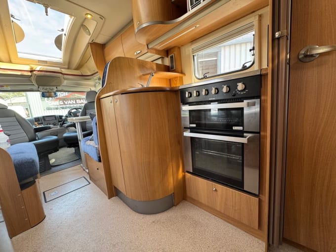 2025 Swift Voyager 680 Fb