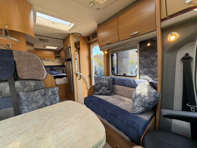 2025 Swift Voyager 680 Fb