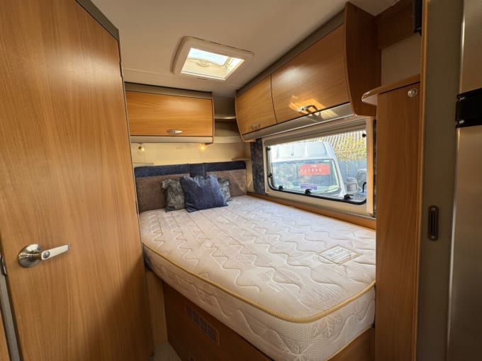 2025 Swift Voyager 680 Fb