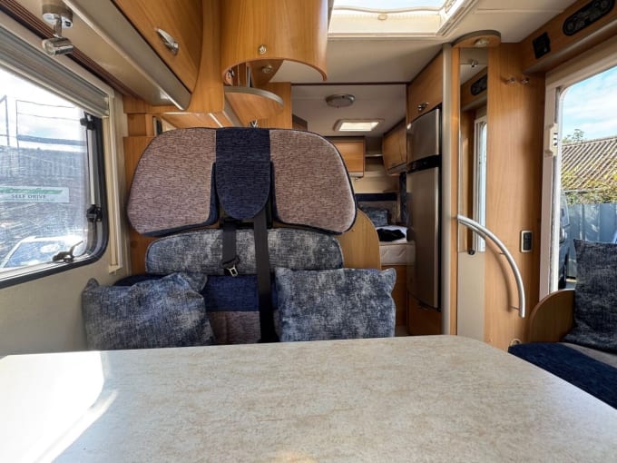 2025 Swift Voyager 680 Fb