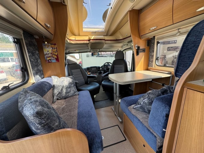 2025 Swift Voyager 680 Fb