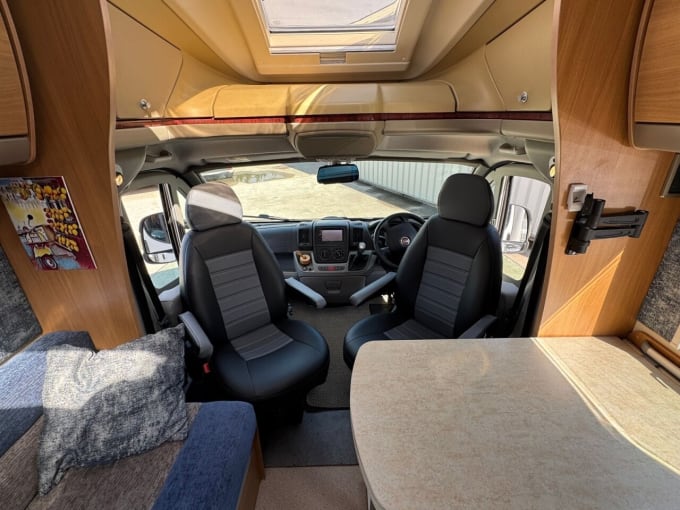 2025 Swift Voyager 680 Fb