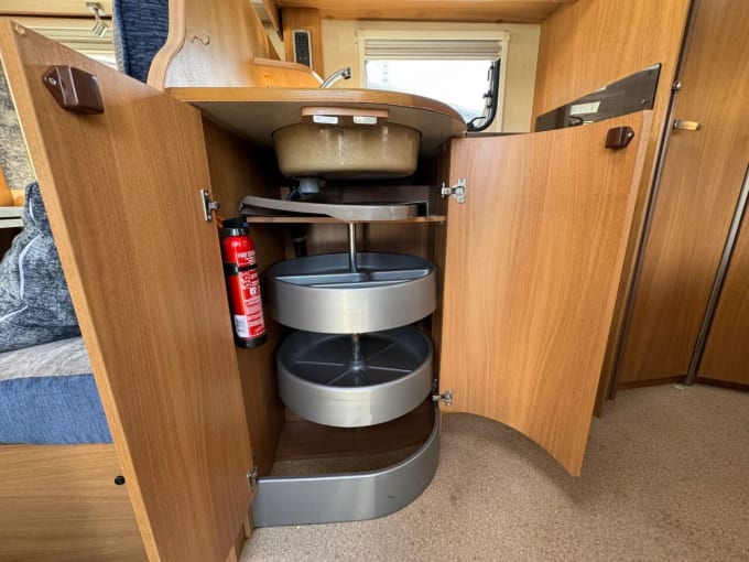 2025 Swift Voyager 680 Fb