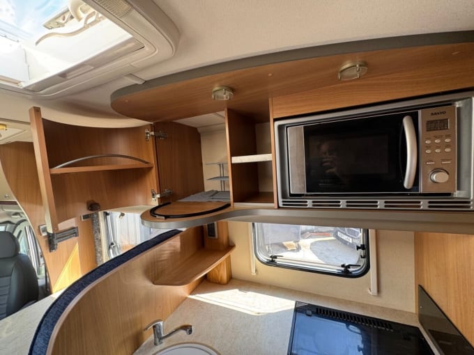 2025 Swift Voyager 680 Fb