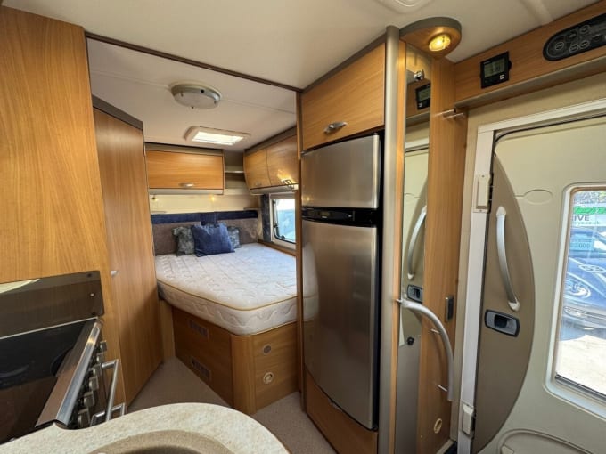 2025 Swift Voyager 680 Fb