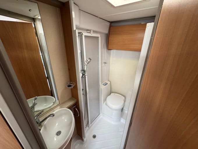 2025 Swift Voyager 680 Fb