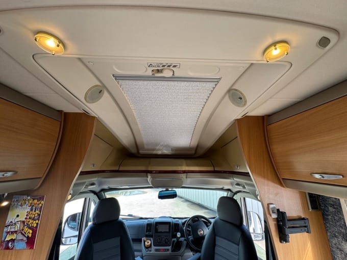 2025 Swift Voyager 680 Fb