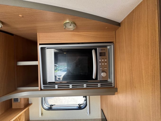 2025 Swift Voyager 680 Fb
