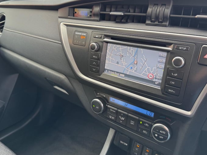 2014 Toyota Auris